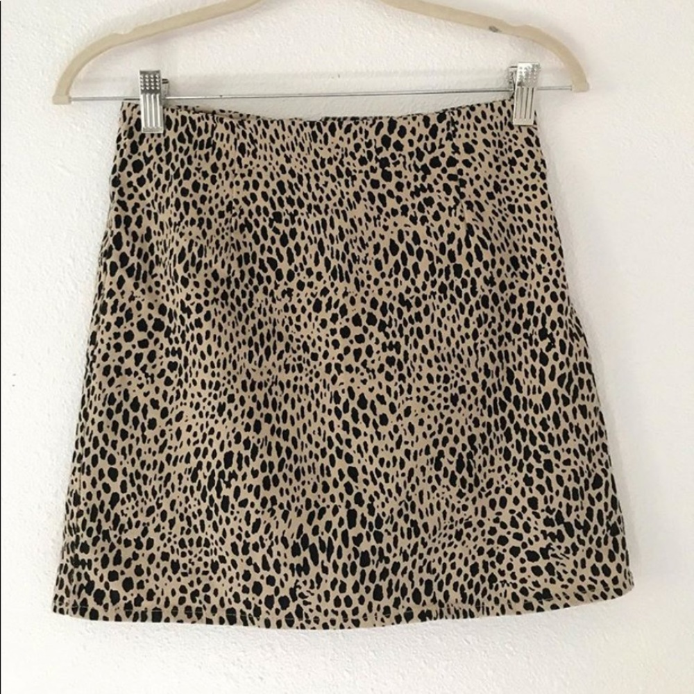 BRANDY MELVILLE SKIRT